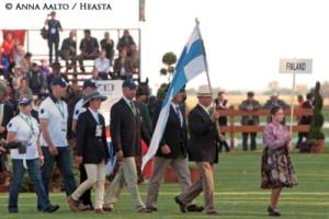 netti_suomen_joukkuetta_avajaisissa_anna_aalto.jpg
